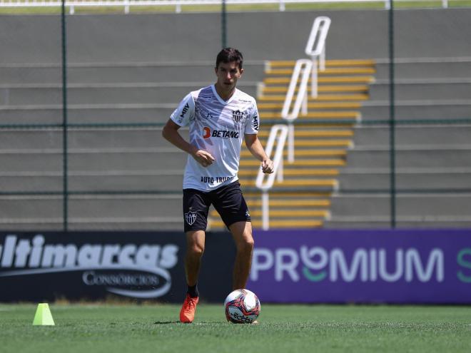 Nacho Fernández deve ser novamente o titular na partida de hoje