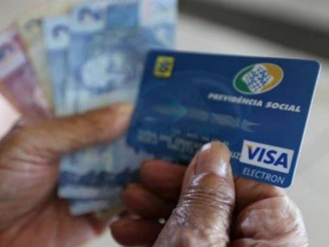 Advogado orienta que, caso algum desconto desconhecido ocorra, o aposentado deve buscar o auxílio de um profissional