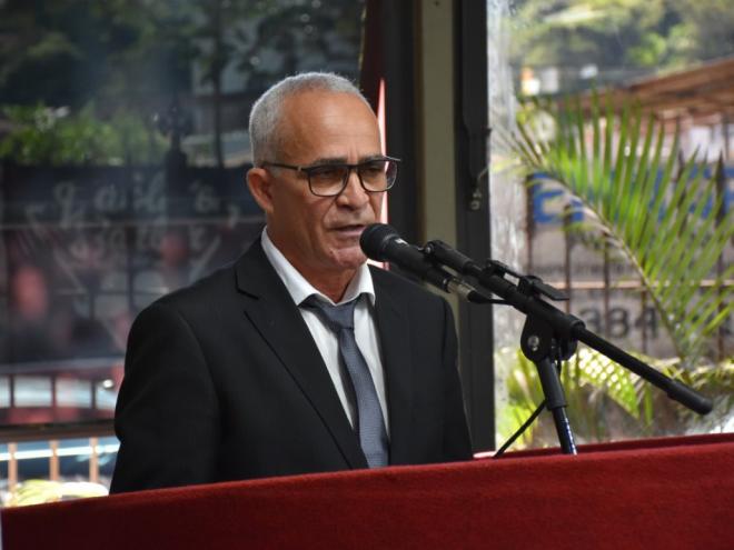 Nelinho tomou posse uma semana após a morte da então vereadora Maria da Conceição Dutra Reis, vítima da covid