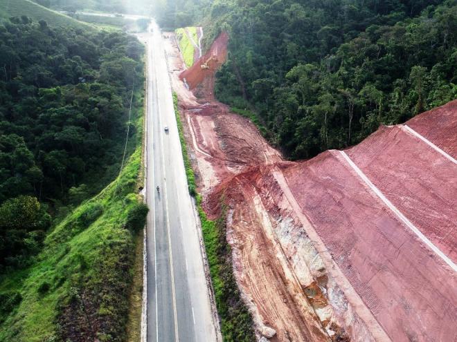 Empresa que executa as obras cobra reajuste financeiro para dar sequência aos trabalhos