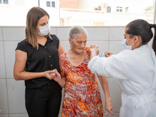 Conforme divulgado pela administração ipatinguense, foram alcançados com doses dos imunizantes contra a covid 10,9% dos munícipes