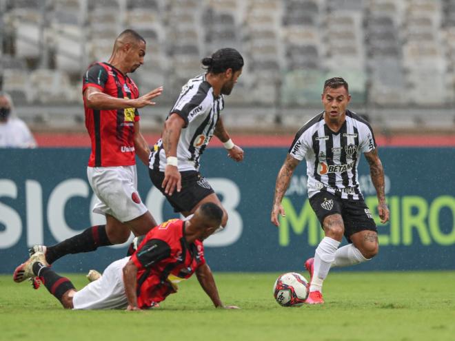 Vargas fez o gol que garantiu a vitória alvinegra