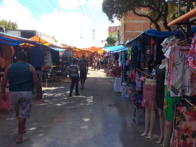 A feira funciona há 46 anos na avenida Selim José de Salles