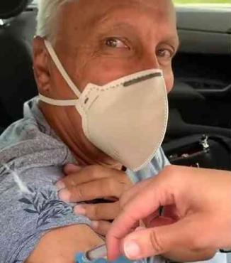 Ídolo atleticano recebeu a primeira dose da vacina