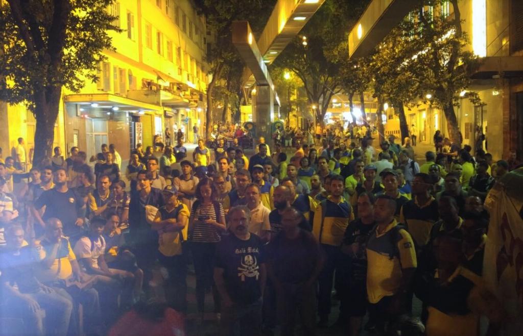 Trabalhadores dos Correios fizeram assembleia quarta-feira à noite em todo o país