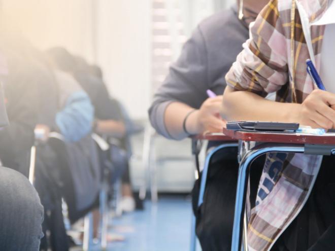 De acordo com o Saeb, o déficit na educação foi presenciado em 16 estados, e apenas nove unidades da Federação conseguiram alcançar as médias do Brasil