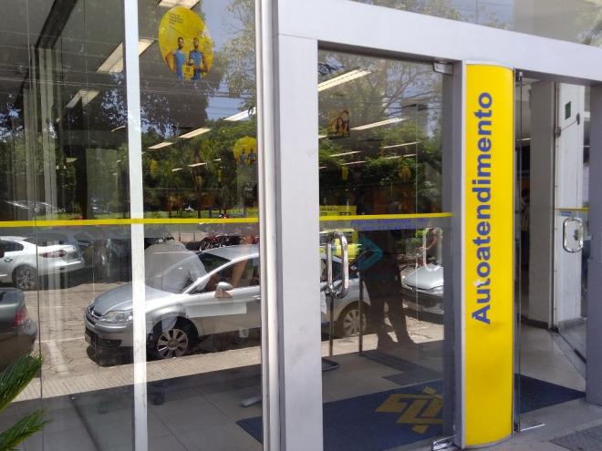 As áreas de autoatendimento dos bancos ficarão disponíveis para os clientes neste feriado 