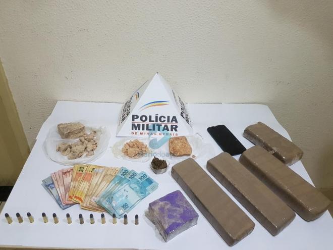 Materiais encontrados foram levados para a Delegacia de Polícia Civil, em Ipatinga