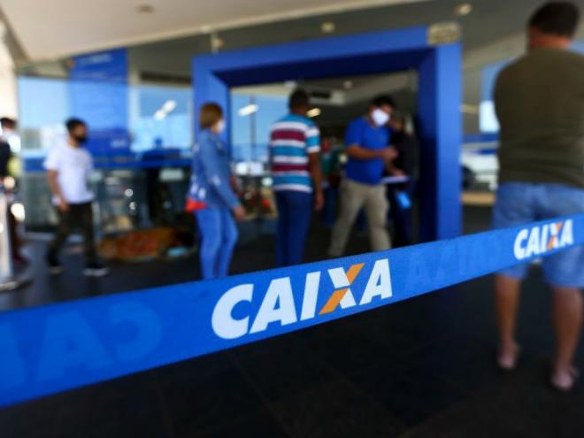 Trabalhadores autônomos começam a sacar benefício hoje