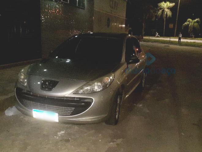 O Peugeot 207 teria sido furtado na capital mineira no início do mês passado