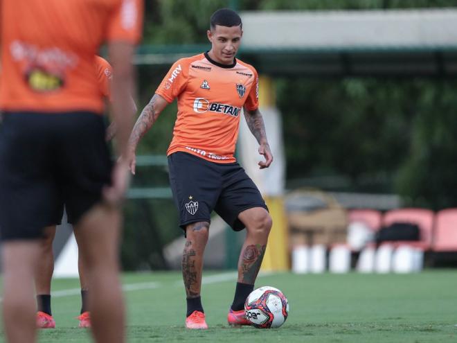 O lateral-esquerdo Guilherme Arana é um dos titulares absolutos do Galo 