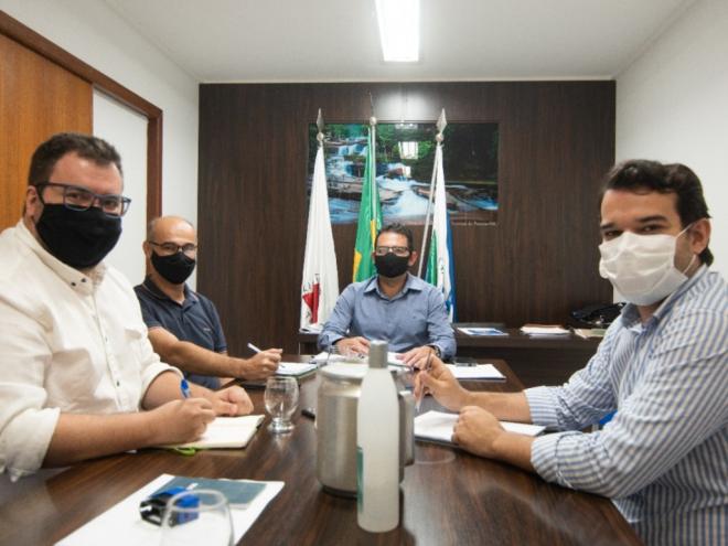 Reunião na Prefeitura de Santana do Paraíso foi preparativo para debate de pautas regionais 