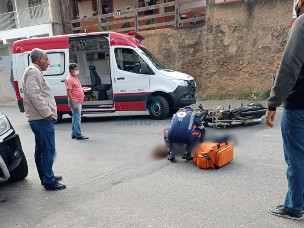 Uma equipe do Samu atendeu a idosa ferida no atropelamento ocorrido na manhã de quarta-feira