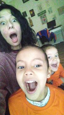 Viviane Moreira e as filhas Rosa, de 5 anos, e Bárbara, de 3 anos