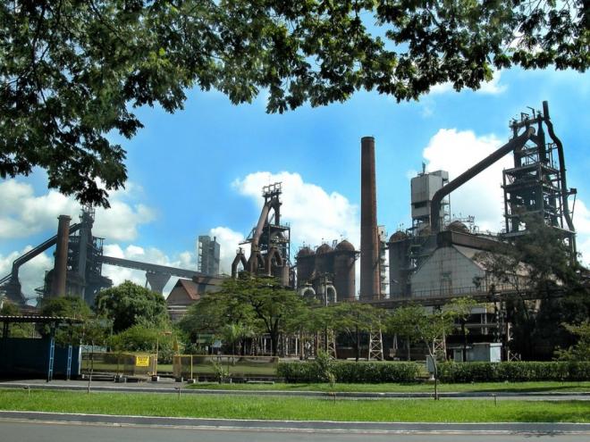 Planta industrial em  Ipatinga possui três altos-fornos 