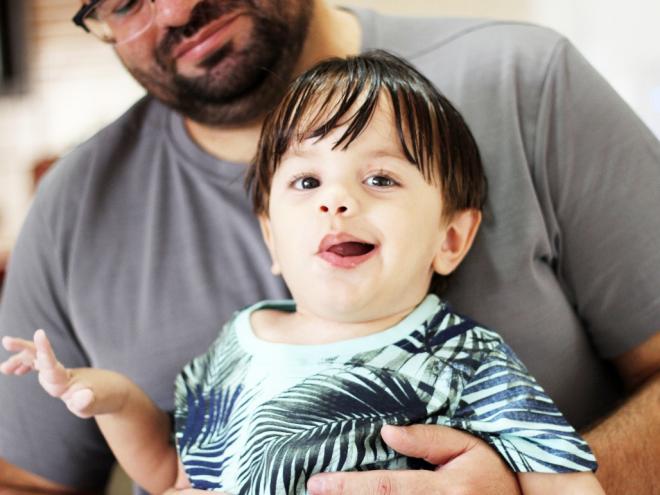 O pequeno Rafa vai completar dois anos no dia 11 de julho e precisa tomar a medicação mais cara do mundo até essa data  
