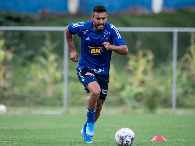 Lateral-esquerdo não é utilizado na Raposa e por isso deve mudar de clube