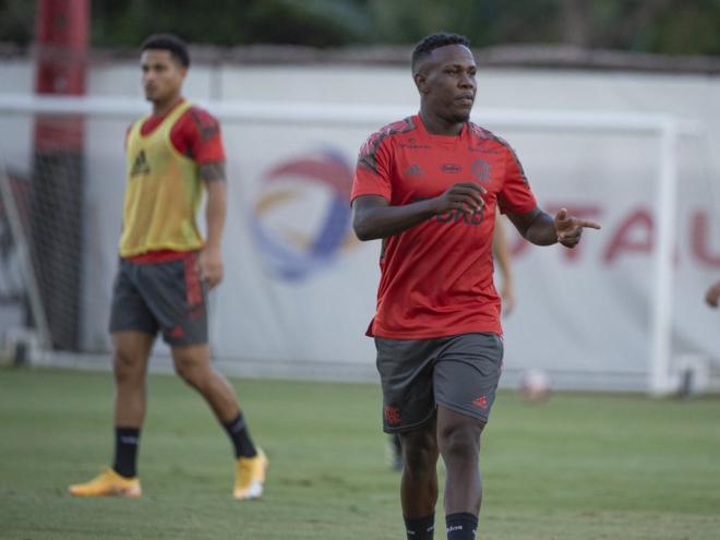 Atleta do Flamengo ficará na Raposa até o fim do ano