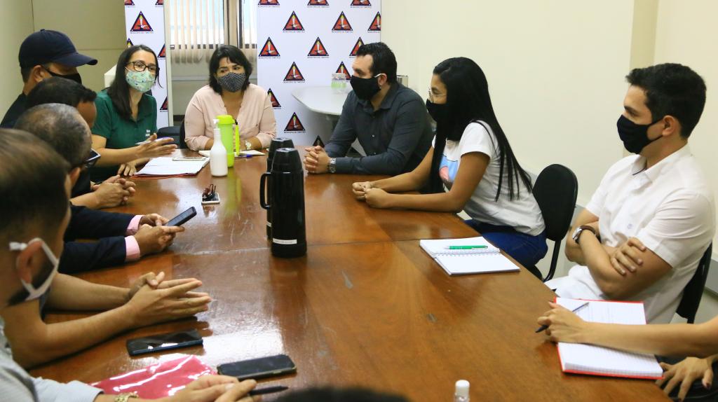  Representantes do governo, da Câmara, da Feam e dos moradores se encontraram para discutir o assunto