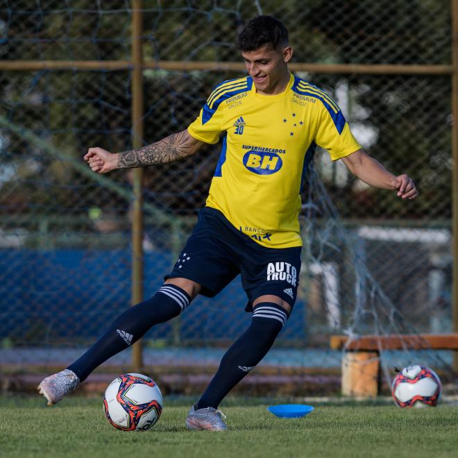 Volante Flávio pode estrear na equipe celeste neste sábado