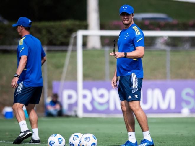 Felipe Conceição pode fazer alterações na zaga e no ataque
