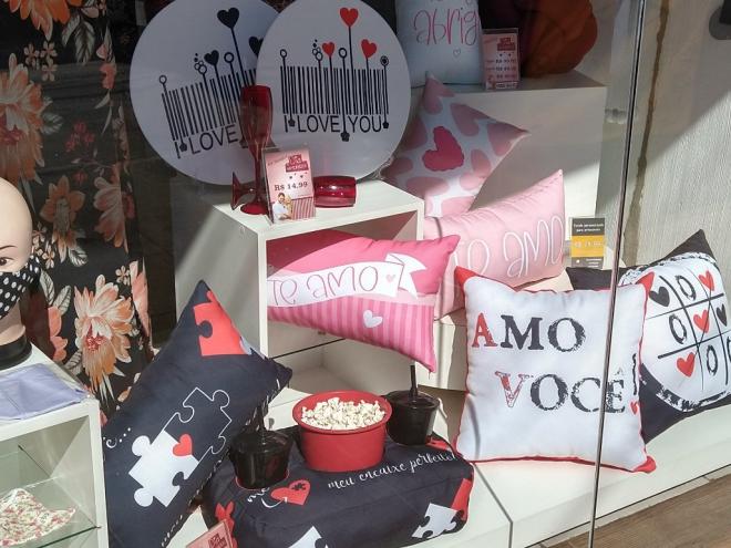Pesquisa aponta o que os namorados pretendem comprar para presentear em 12 de junho 