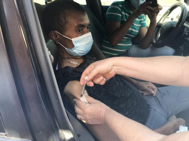 Délio recebeu a vacina na unidade do bairro Cidade Nova