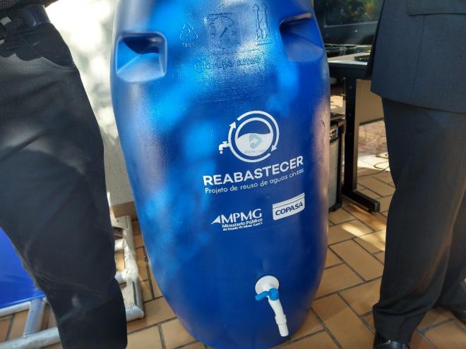 Serão doados doação 1.000 kits, compostos por uma bombona de 240 litros, para famílias ipatinguenses cadastradas no projeto