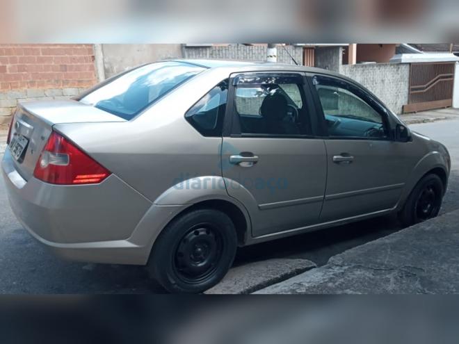 O Ford Fiesta roubado de um técnico de internet durante assalto à uma propriedade rural