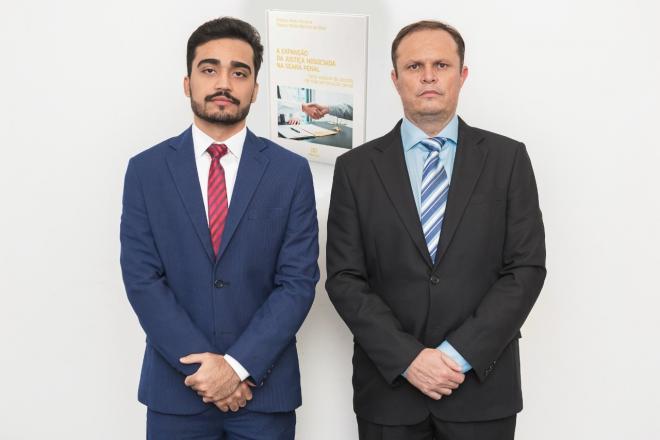 Os autores, Mateus Nelito Martins da Silva e Gilmaro Alves Ferreira