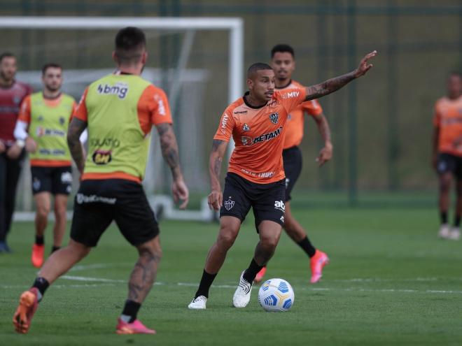 Sem as opções de Tchê Tchê, Zaracho e Franco, Jair deve ser o titular neste domingo