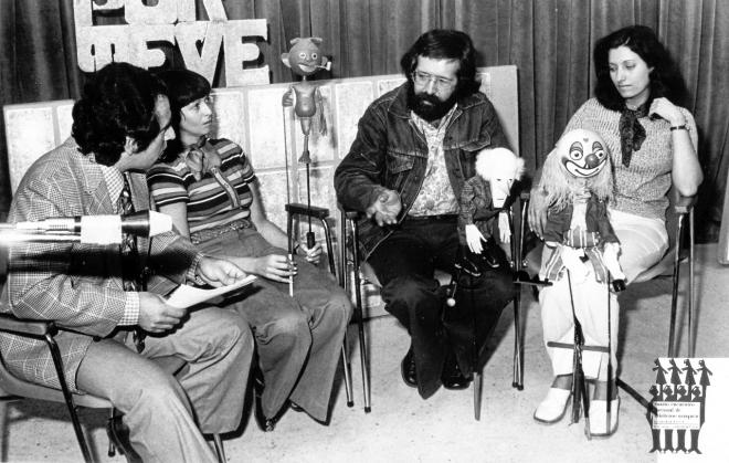 Os artistas plásticos Álvaro (centro), Tereza e Madu fundaram o Giramundo em 1970: técnica e linguagem revolucionária
