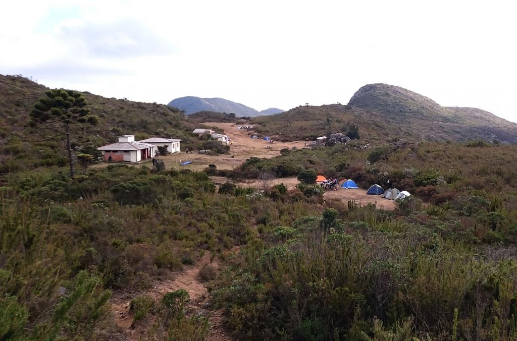 Acampamento base, Terreirão, ponto de encontro e descanso para ir aos picos