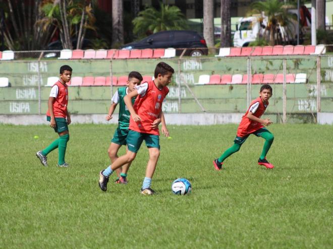 São oferecidas 57 vagas nas modalidades de futebol, voleibol e judô