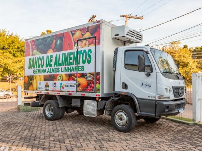 O veículo de carga será utilizado no recolhimento de mantimentos doados, servindo também para o transporte aos locais a que são destinados 