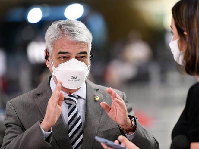 Para Humberto Costa, é preciso saber por que outras vacinas levaram meses para serem compradas e essa levou menos de 100 dias. Foto Edilson Rodrigues/Agência Senado