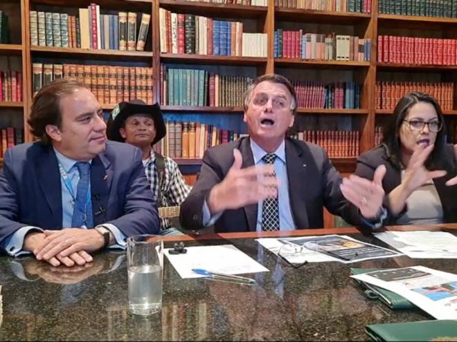 Bolsonaro afirmou que está 'avisando com antecedência' aos ministros do Supremo Tribunal Federal que 'teremos problemas' e 'convulsão' no ano que vem, caso não seja apresentada uma contagem confiável dos votos
