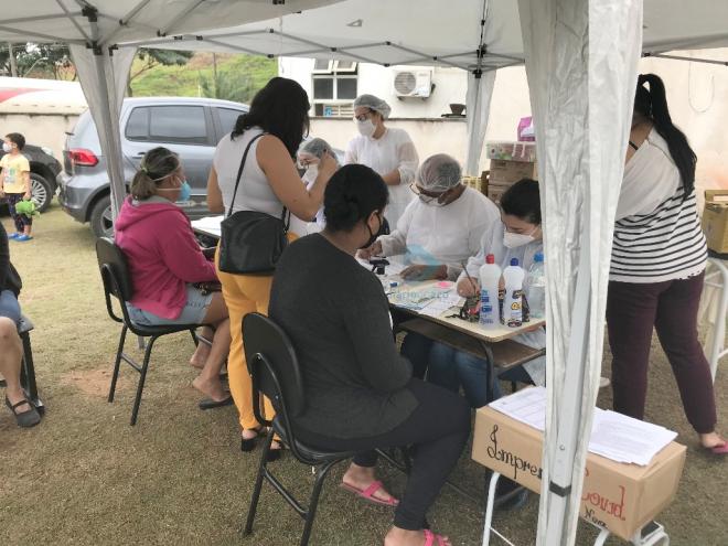 Vacinação contra covid-19 foi feita dentro dos conformes, afirmam governos municipais 