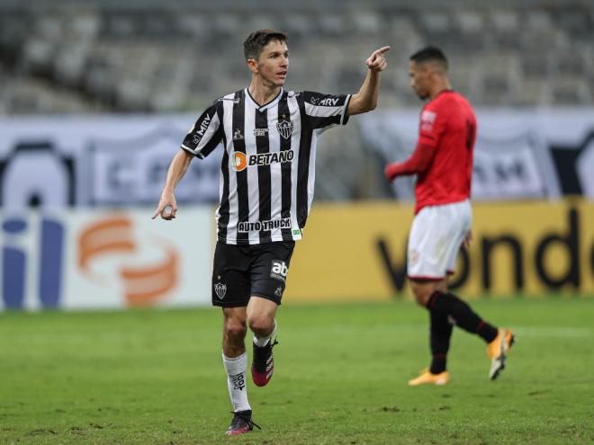 O meia Nacho Fernández é um dos destaques do Galo no Brasileirão