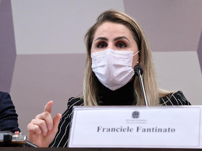 À CPI, Francieli Fantinato assegurou não ter recebido do Poder Executivo vacinas suficientes e campanhas publicitárias efetivas - Foto Edilson Rodrigues/Agência Senado