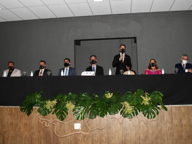 A mesa da solenidade foi composta por Adiel Oliveira, Amaury Gonçalves, Gustavo Nunes, Cláudio Zambaldi, Luís Henrique, Marilane Santos e Hercílio Diniz