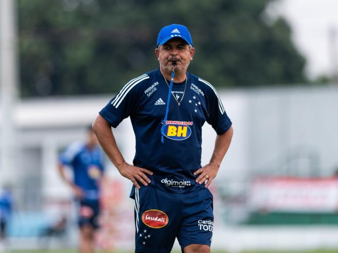 Treinador estava sem clube desde que deixou o Cruzeiro, em outubro do ano passado