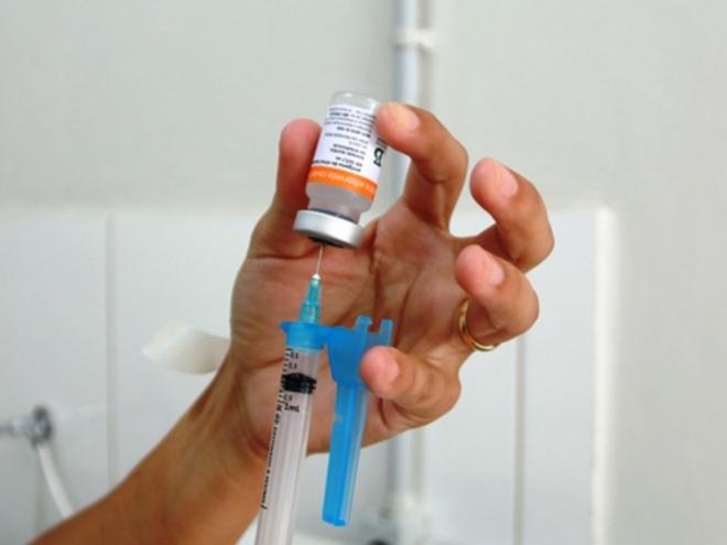 A vacinação começa às 8h da manhã e termina às 16h em todas as Unidades Básicas de Saúde  