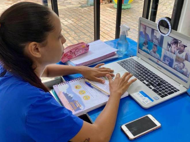 Por amor e dedicação no oferecimento de uma educação humanizada, uma escola em Camaçari, cidade pertencente à região metropolitana de Salvador (BA), está contando com a ajuda externa para continuar com as portas abertas