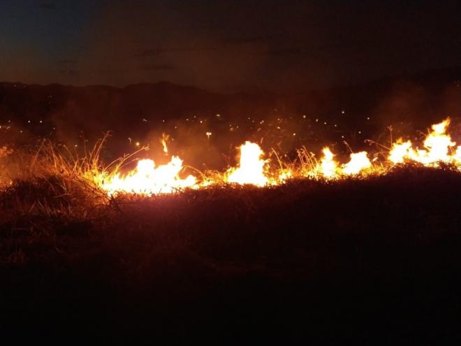 Brigadistas precisaram conter focos de incêndio na cidade na última semana