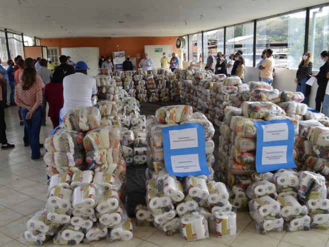 Foram quase 17 toneladas de alimentos repassadas pelo Sindcomércio Vale do Aço a órgãos diversos 