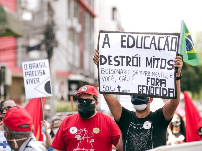 Organização pede que todos vão de máscaras e que fazem uso do álcool em gel