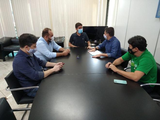 A assinatura do termo de doação ocorreu na tarde desta quinta-feira (22) 