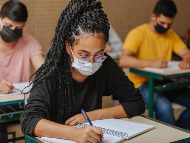 O Exame Nacional do Ensino Médio é a maior prova de acesso ao ensino superior do país. Com o resultado da avaliação é possível pleitear o ingresso em cursos de graduação oferecidos por instituições públicas e privadas
