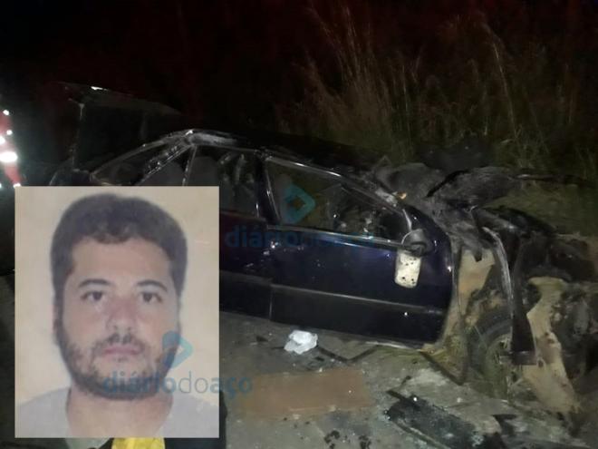 Thiago dirigia este Fiat Tempra que ficou bastante danificado na colisão com o caminhão